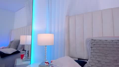 Snapshot of sara_sanders chatting on 11-15-25, 09:11 sara_sanders online show from 11-15-25, 09:11