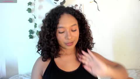 Snapshot of sara_sophiee chatting on 12-15-24, 05:56 sara sofia online show from 12-15-24, 05:56