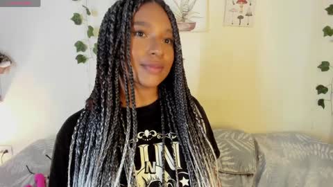 Snapshot of sara_sophiee chatting on 01-21-25, 04:43 sara sofia online show from 01-21-25, 04:43