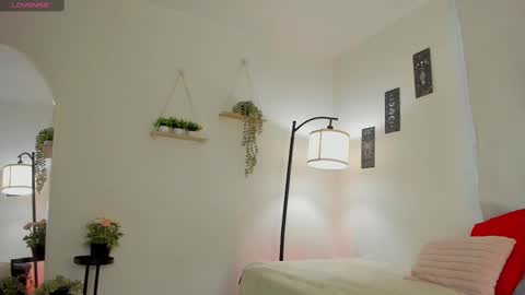 sara_sweett9 online show from 10-09-25, 09:35