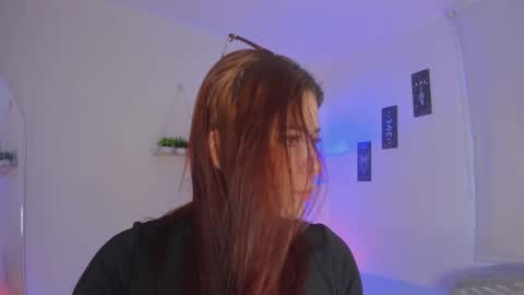 sara_sweett9 online show from 10-28-25, 09:28