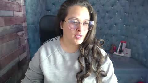 Snapshot of sara_thonson_ chatting on 09-18-25, 03:30 sara_thonson_ online show from 09-18-25, 03:30