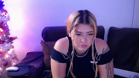 Snapshot of sara_winehouse1 chatting on 12-30-24, 06:16 1 online show from 12-30-24, 06:16