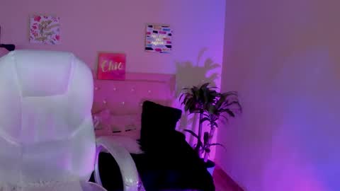 Sarah Ramirez online show from 03-06-25, 02:51