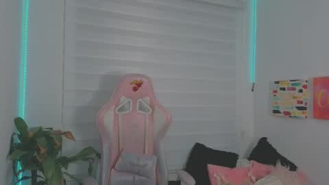 Sarah Ramirez online show from 09-18-25, 03:08