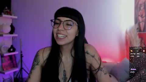 Snapshot of saraadesire chatting on 10-18-25, 04:30 Sara online show from 10-18-25, 04:30