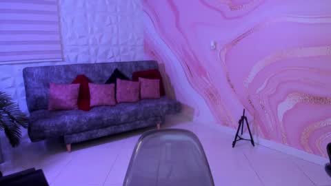 Sara online show from 12-26-24, 07:38