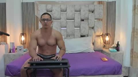 Snapshot of saraandjhony chatting on 12-12-24, 01:06 saraANDyoni online show from 12-12-24, 01:06