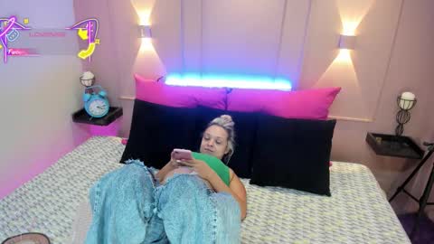 Snapshot of saraavila_ chatting on 09-15-25, 08:09 SaraAvila  online show from 09-15-25, 08:09