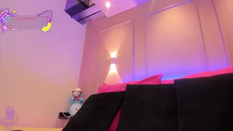 Snapshot of saraavila_ chatting on 09-17-25, 10:33 SaraAvila  online show from 09-17-25, 10:33