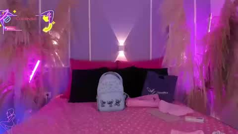 Snapshot of saraavila_ chatting on 10-20-25, 08:31 SaraAvila  online show from 10-20-25, 08:31