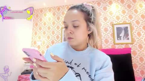 Snapshot of saraavila_ chatting on 11-30-25, 05:00 SaraAvila online show from 11-30-25, 05:00