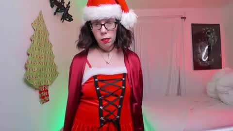 Snapshot of saradesirexo chatting on 12-08-24, 02:28 Sara Desire online show from 12-08-24, 02:28