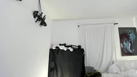 Snapshot of saradesirexo chatting on 01-02-25, 01:38 Sara Desire online show from 01-02-25, 01:38