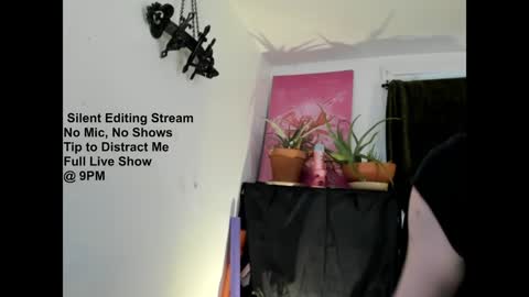 Snapshot of saradesirexo chatting on 02-08-25, 08:42 Sara Desire online show from 02-08-25, 08:42