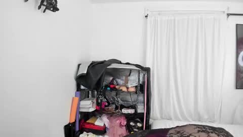 Snapshot of saradesirexo chatting on 03-06-25, 09:03 Sara Desire online show from 03-06-25, 09:03