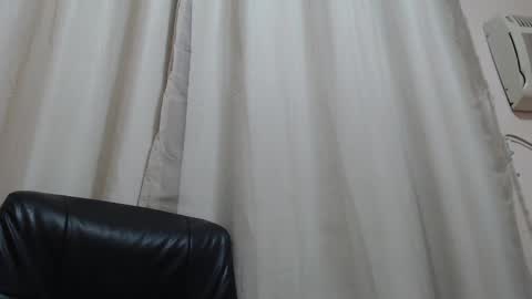 saradorj92 online show from 10-04-25, 08:34