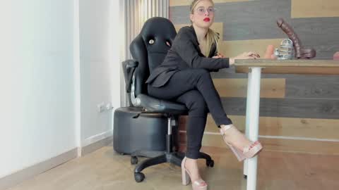 Sara Ferrera online show from 01-09-25, 04:19