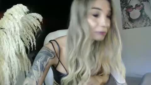 CALL ME LOVE SARITA online show from 10-20-25, 08:53