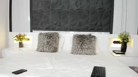 Snapshot of saragomez_1 chatting on 10-23-25, 12:15 Sara Gomez online show from 10-23-25, 12:15