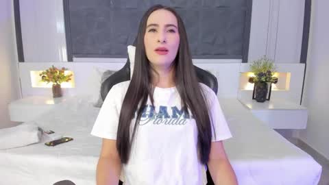 Snapshot of saragomez_1 chatting on 11-01-25, 12:29 Sara Gomez online show from 11-01-25, 12:29