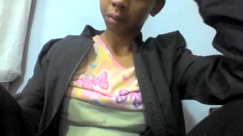 Snapshot of sarah146341 chatting on 12-18-25, 04:29 sarah146341 online show from 12-18-25, 04:29