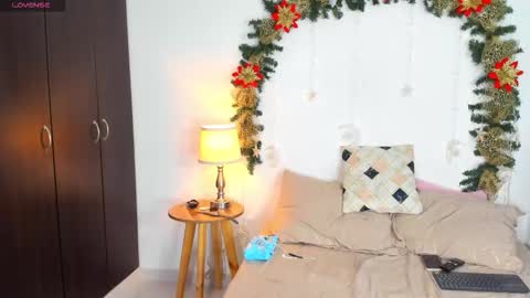 Snapshot of sarah__cinnamon chatting on 11-30-25, 07:07 sarah cinnamon online show from 11-30-25, 07:07