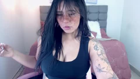 Sarah Moon online show from 10-15-25, 08:31