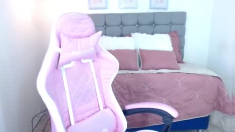 Sarah Moon online show from 11-13-25, 02:49