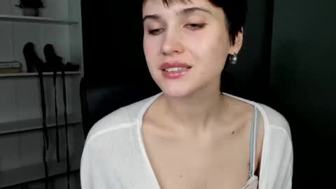 Snapshot of sarah_desire01 chatting on 04-09-26, 07:36 Sarah online show from 04-09-26, 07:36