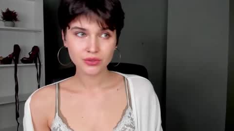 Snapshot of sarah_desire01 chatting on 04-16-26, 06:58 Sarah online show from 04-16-26, 06:58