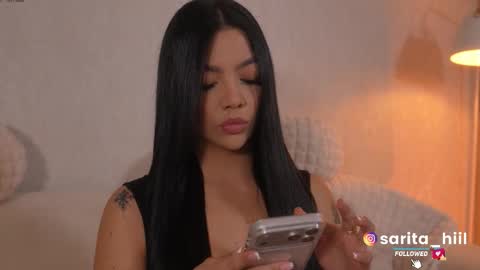 Snapshot of sarah_hiill chatting on 10-21-25, 10:43 online show from 10-21-25, 10:43