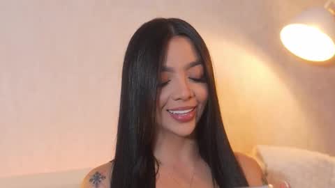 Snapshot of sarah_hiill chatting on 10-28-25, 10:12 online show from 10-28-25, 10:12