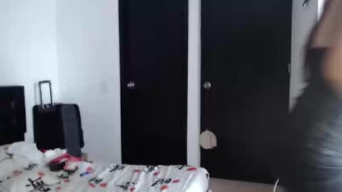 Sarah online show from 02-20-25, 03:41