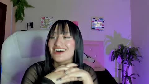 Sarah Ramirez online show from 02-06-25, 06:46