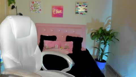 Sarah Ramirez online show from 02-26-25, 11:52