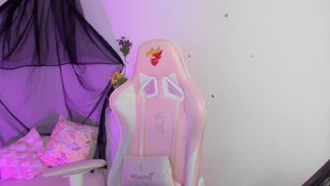 Sarah Ramirez online show from 03-01-25, 01:11