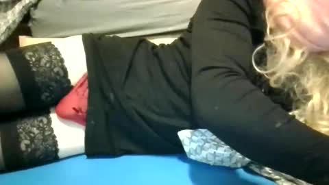 sarah_rie online show from 12-22-25, 06:05