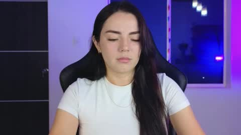 - next broadcast 28 nov  7 pm Col online show from 10-11-25, 03:17