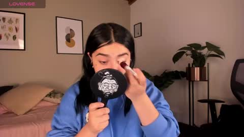 Snapshot of sarah_volkov chatting on 12-15-24, 01:43 online show from 12-15-24, 01:43