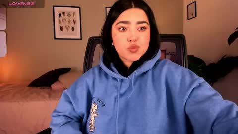 Snapshot of sarah_volkov chatting on 12-15-24, 04:48 online show from 12-15-24, 04:48