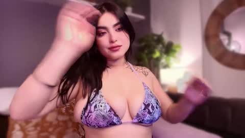 Snapshot of sarah_volkov chatting on 01-04-25, 03:40 online show from 01-04-25, 03:40