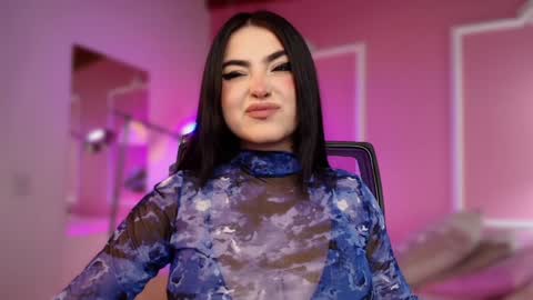 Snapshot of sarah_volkov chatting on 01-17-25, 04:39 online show from 01-17-25, 04:39