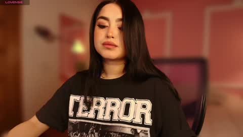 Snapshot of sarah_volkov chatting on 02-01-25, 03:41 online show from 02-01-25, 03:41