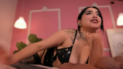 Snapshot of sarah_volkov chatting on 03-07-25, 08:13 online show from 03-07-25, 08:13