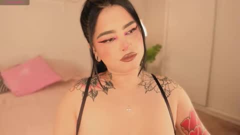 Snapshot of sarah_volkov chatting on 09-16-25, 06:14 online show from 09-16-25, 06:14