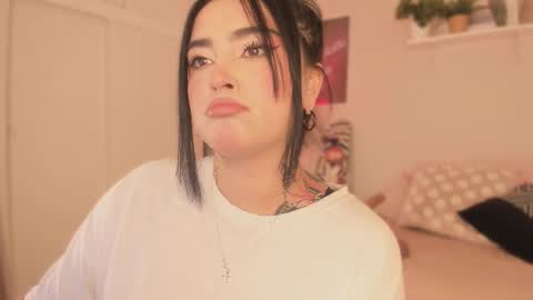 Snapshot of sarah_volkov chatting on 09-24-25, 05:55 online show from 09-24-25, 05:55