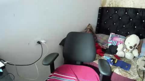 Sarah online show from 10-13-25, 06:13