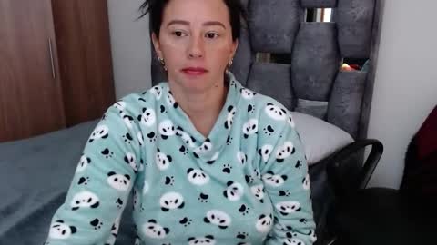 Lia online show from 12-02-24, 12:18