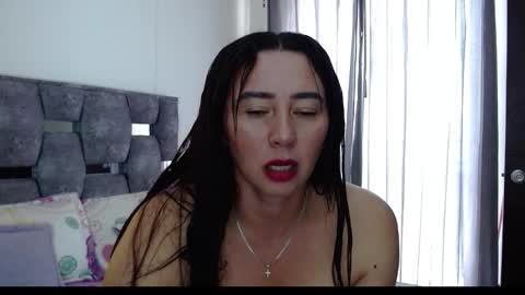 Snapshot of sarahott_1 chatting on 02-04-26, 04:35 Lia online show from 02-04-26, 04:35